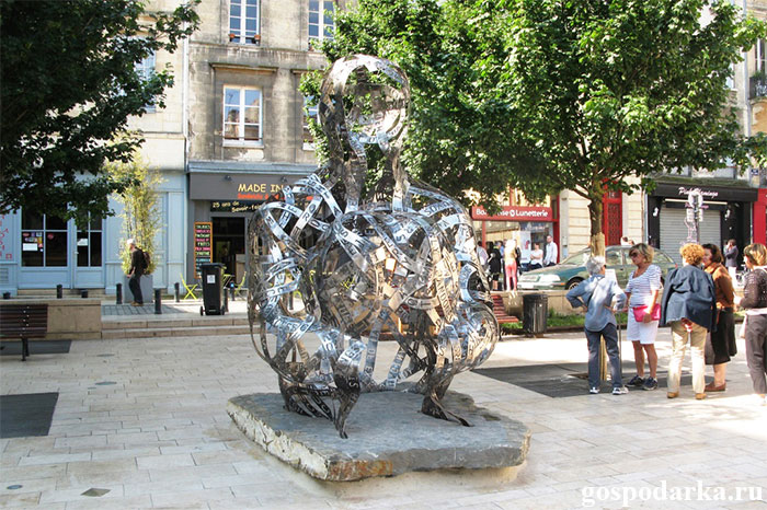 скульптура-Жауме-Пленса в Бордо