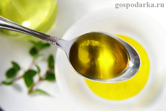 оливковое-масло-в-ложке