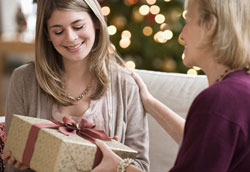 Как правильно выбирать подарки своим близким?