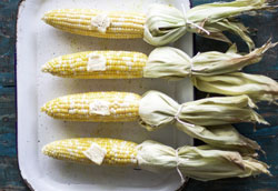 Как запечь молодую кукурузу в духовке?